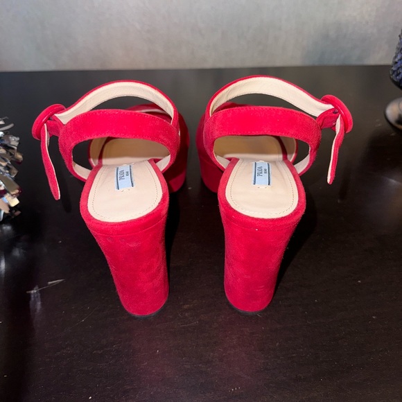 Prada heels - Picture 4 of 10